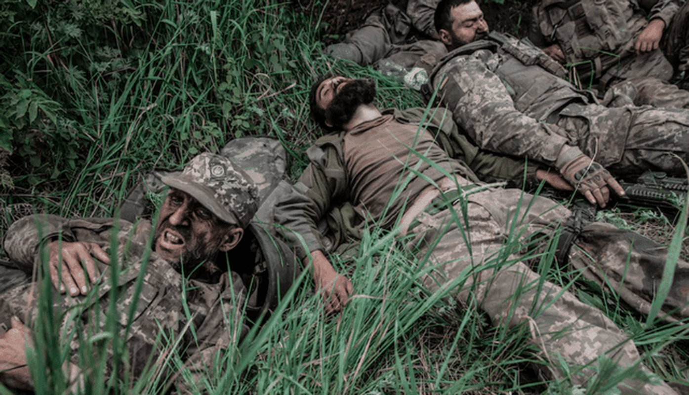 Tại sao 8.000 quân Ukraine thoát khỏi Sieverodonetsk-Lisichansk an toàn? - Hình 18 Tai sao 8.000 quan Ukraine thoat khoi Sieverodonetsk-Lisichansk an toan?-Hinh-18