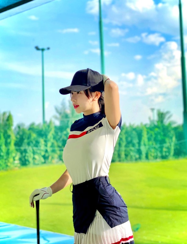 Chan dung hot girl lang golf khien ai cung “dan mat” vi body nuot na-Hinh-5