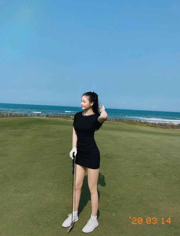 Hot girl Da Nang noi tieng voi danh xung “my nhan dep nhat san golf”-Hinh-7