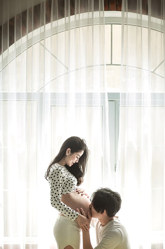 Hot mom Nam Thương mặc gì được báo Trung khen “mẹ bầu đẹp nhất”? - Hình 2 Hot mom Nam Thuong mac gi duoc bao Trung khen “me bau dep nhat”?-Hinh-2