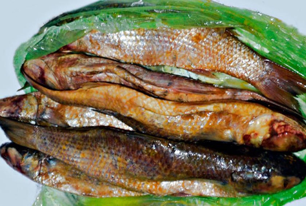 Khiếp sợ đặc sản “giỡn mặt với tử thần”, vừa ăn vừa bịt mũi - Hình 2 Khiep so dac san “gion mat voi tu than”, vua an vua bit mui-Hinh-2