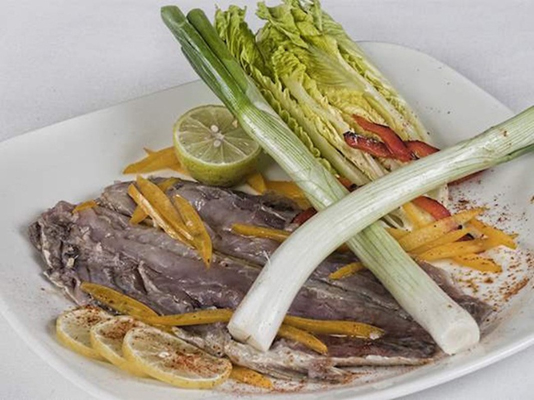 Khiếp sợ đặc sản “giỡn mặt với tử thần”, vừa ăn vừa bịt mũi - Hình 9 Khiep so dac san “gion mat voi tu than”, vua an vua bit mui-Hinh-9