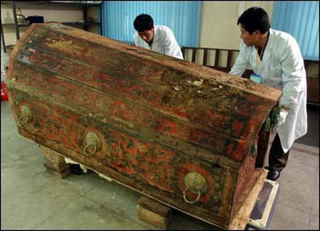 Chi tiết giật mình mộ cổ Trung Quốc: 4 chữ chết chóc trên quan tài! - Hình 13 Chi tiet giat minh mo co Trung Quoc: 4 chu chet choc tren quan tai!-Hinh-13
