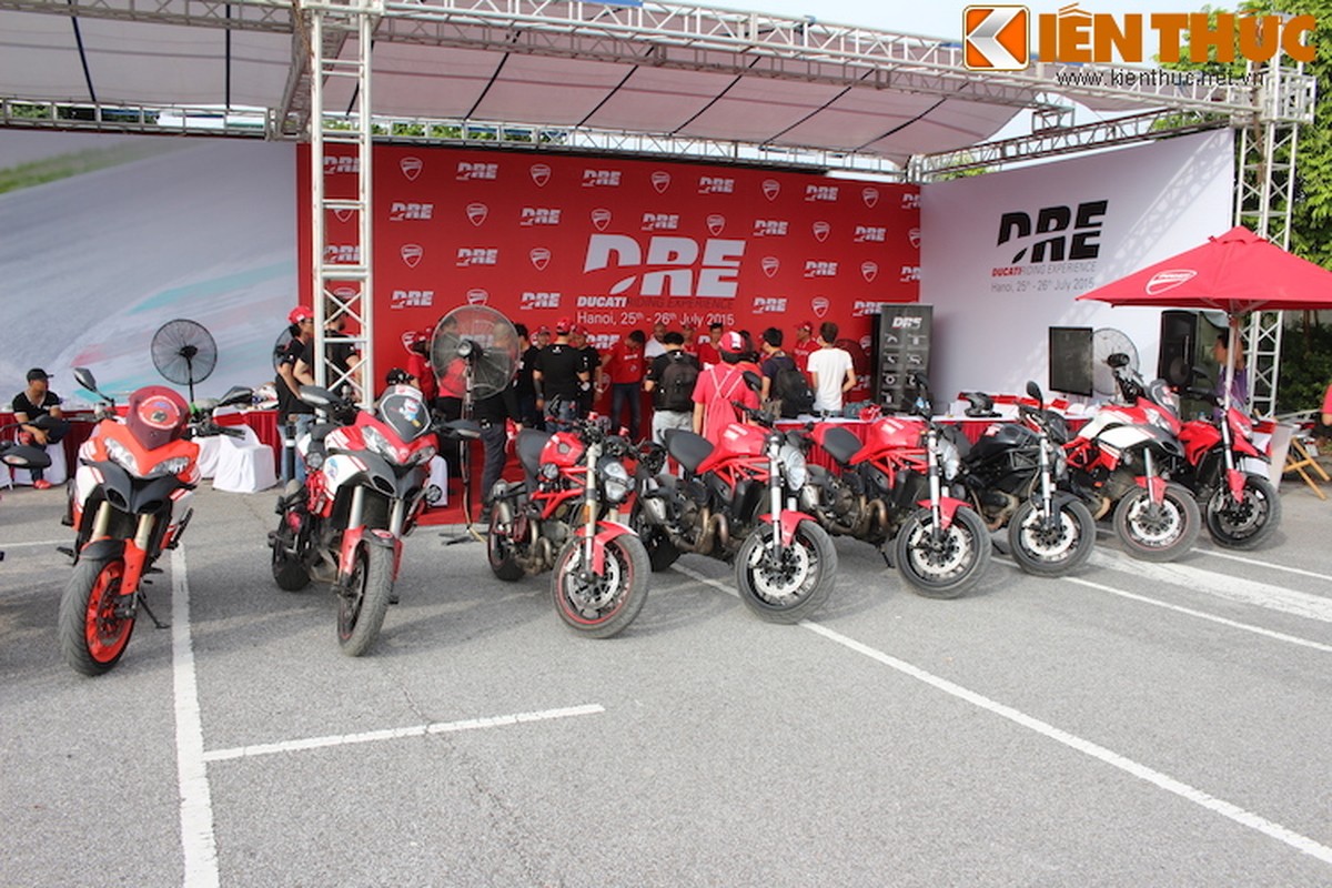 Luyen tap ky nang gi tai Ducati Riding Experience 2015?-Hinh-19