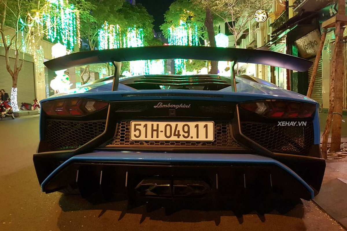 Cham mat Lamborghini Aventador SV hon 30 ty tai Viet Nam-Hinh-5