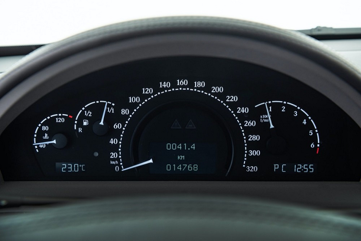 Maybach 57S dung chan ban dat hon Mercedes-Maybach S650 “dap hop“-Hinh-7