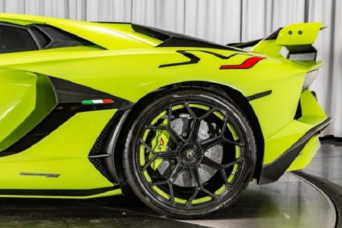 Sieu xe Lamborghini Aventador SVJ son da quang cuc hiem-Hinh-4