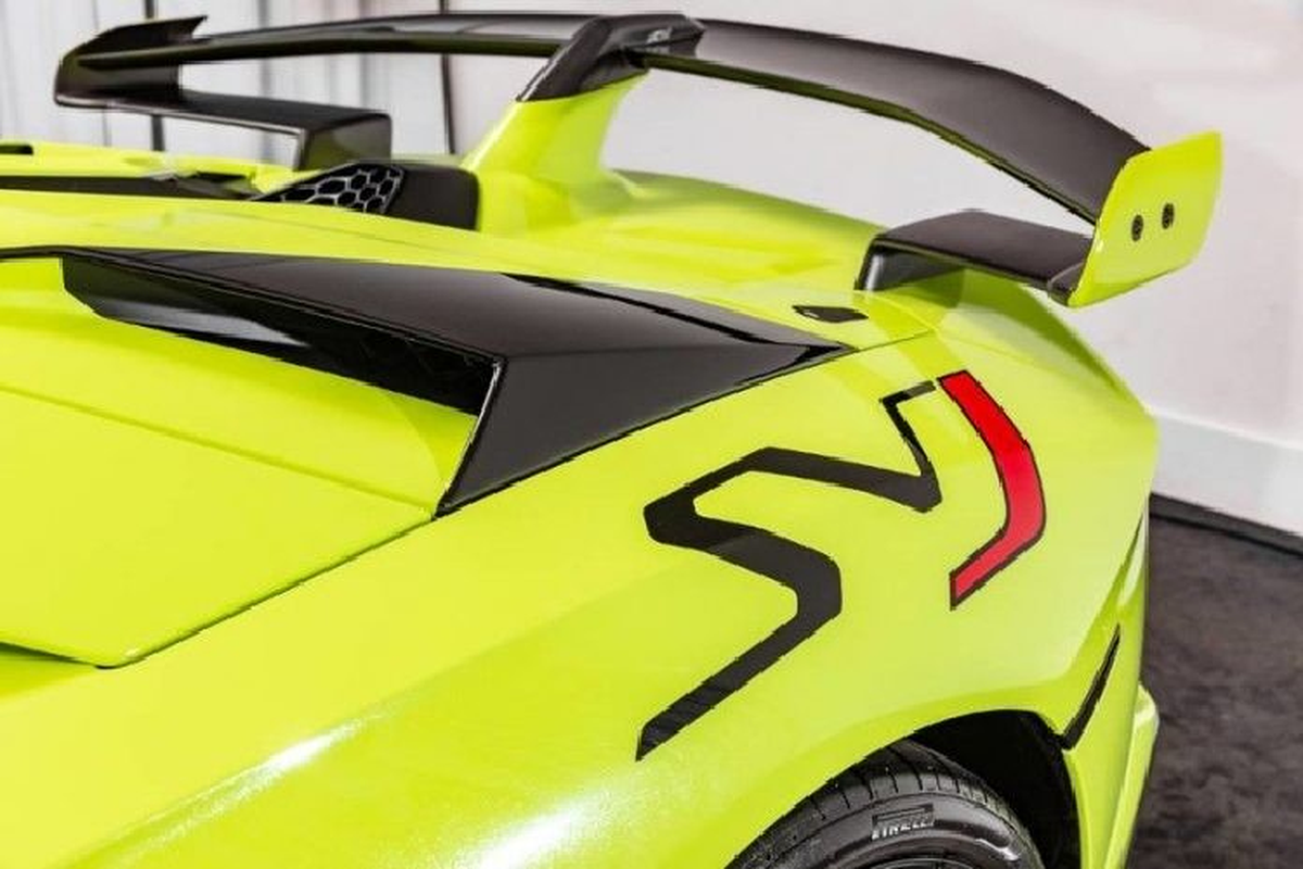 Sieu xe Lamborghini Aventador SVJ son da quang cuc hiem-Hinh-6