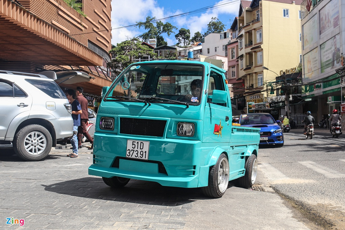Xe tải Suzuki Carry độ widebody siêu ấn tượng ở Sài Gòn