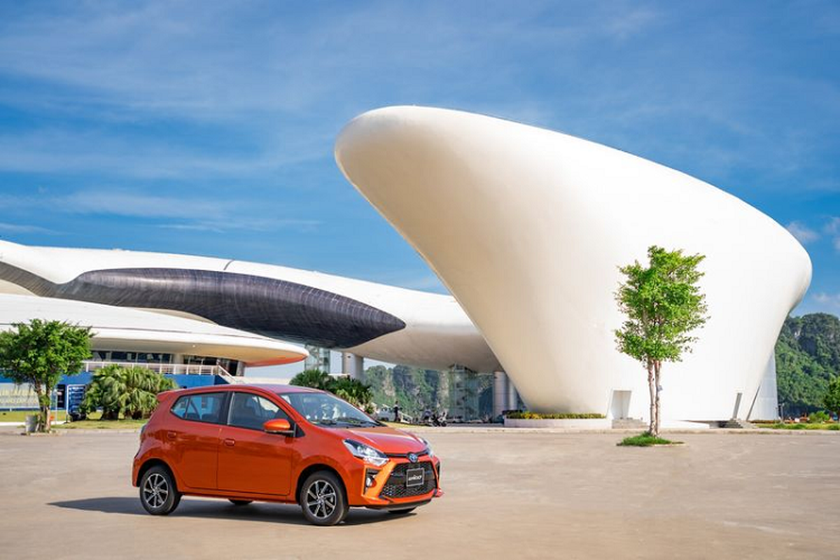 Toyota Wigo 2020 ban MT tang 7 trieu, AT giam 21 trieu dong