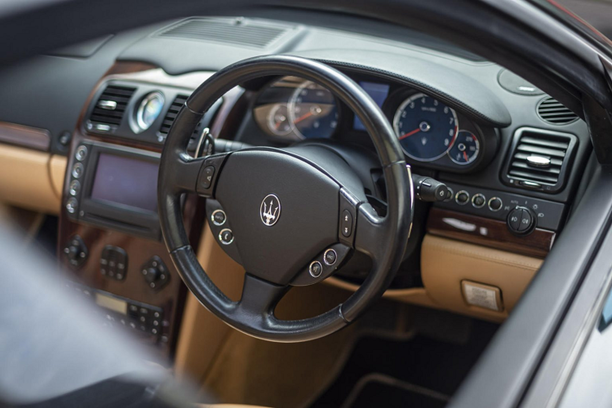 Ngam Maserati Quattroporte cua huyen thoai nhac Rock Elton John-Hinh-11