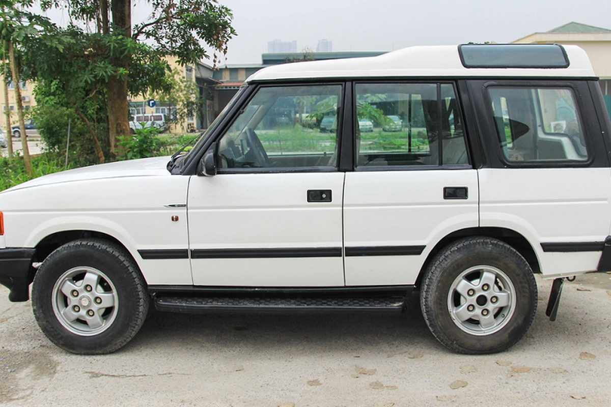 Soi SUV Land Rover Discovery 1996 