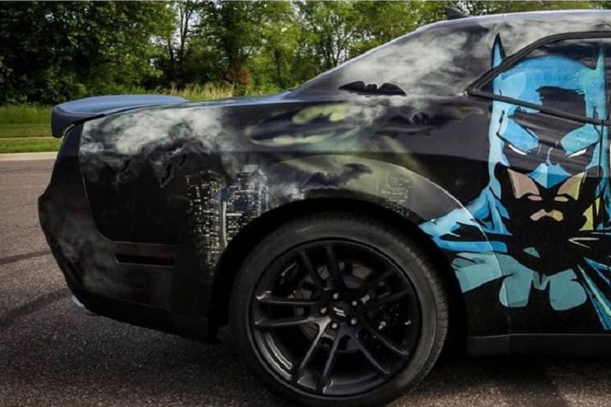 Dodge Challenger Dark Knight - xe co bap cho “fan Nguoi Doi“-Hinh-5
