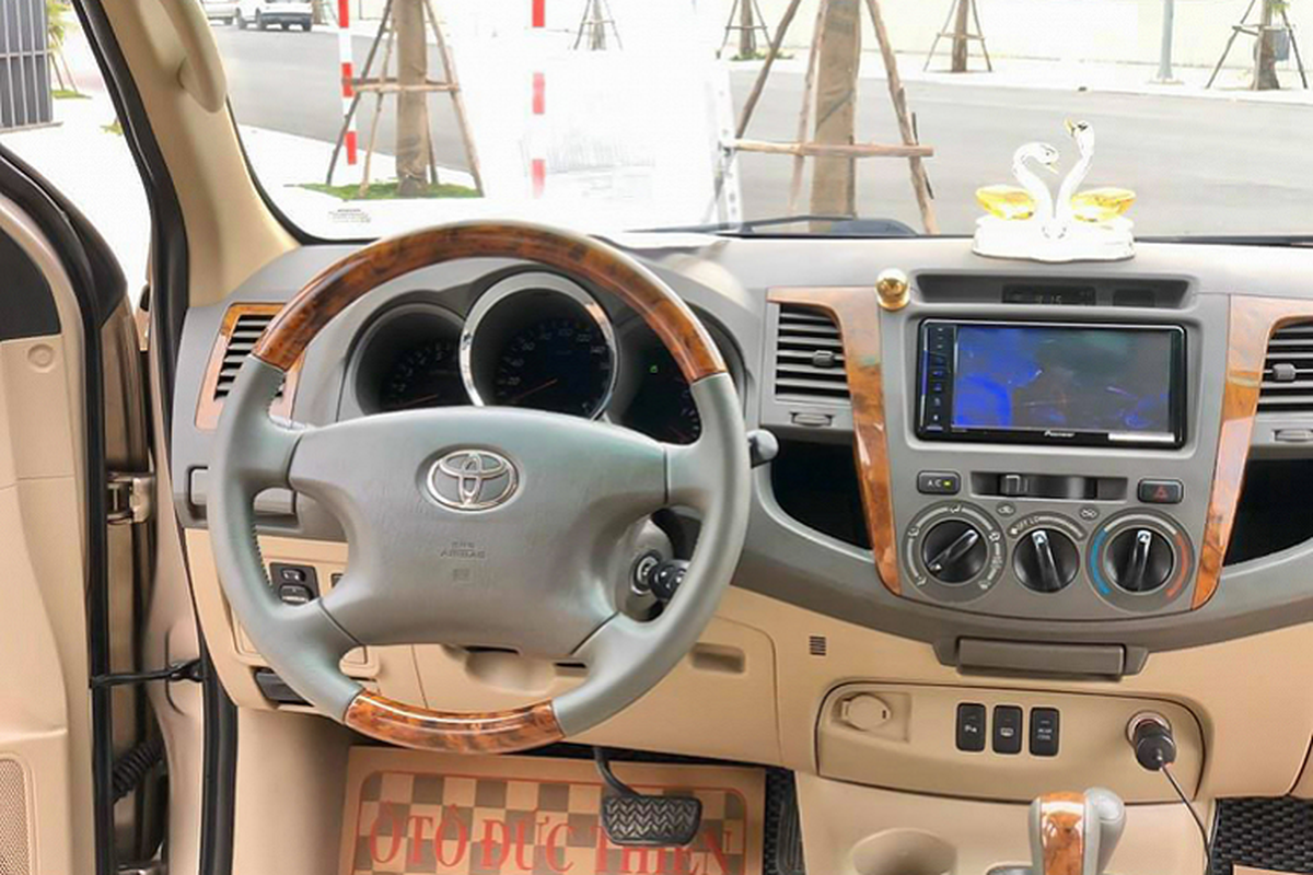 Toyota Fortuner 2010 cu chay chan, ban van hon 450 trieu o Ha Noi-Hinh-5