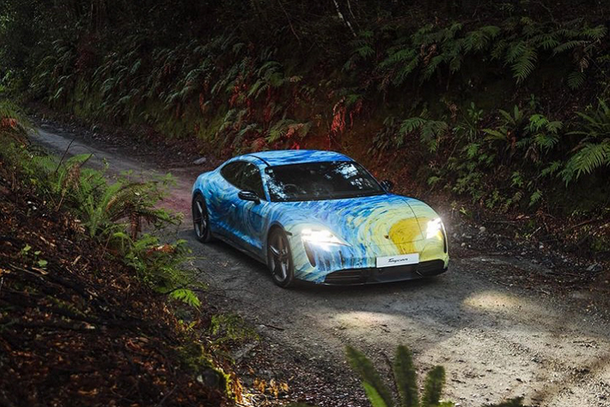 Porsche Taycan “khoac ao” Starry Night cuc doc cua Vincent Van Gogh-Hinh-5