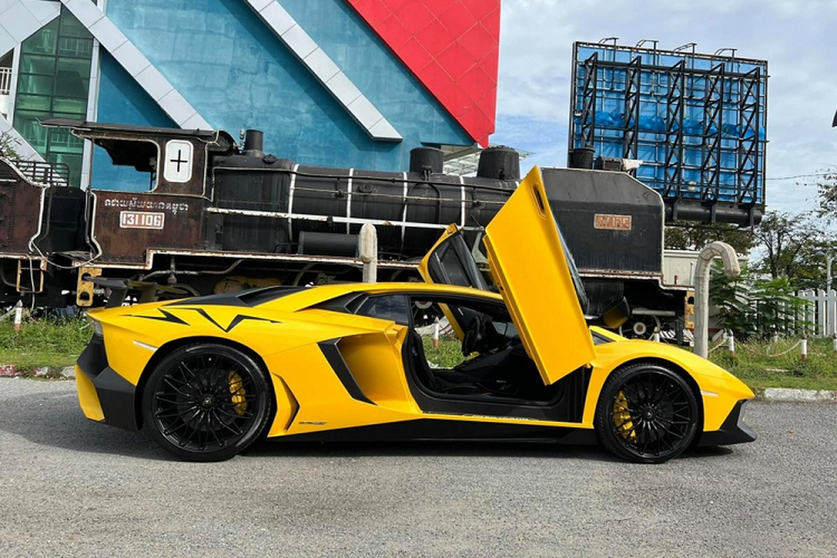 Lamborghini Aventador SV gia re, hon 13 ty dong cho dai gia Viet-Hinh-3