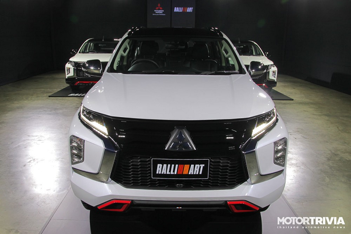 Mitsubishi Pajero Sport 2022 phien ban Ralliart phong cach xe dua-Hinh-2
