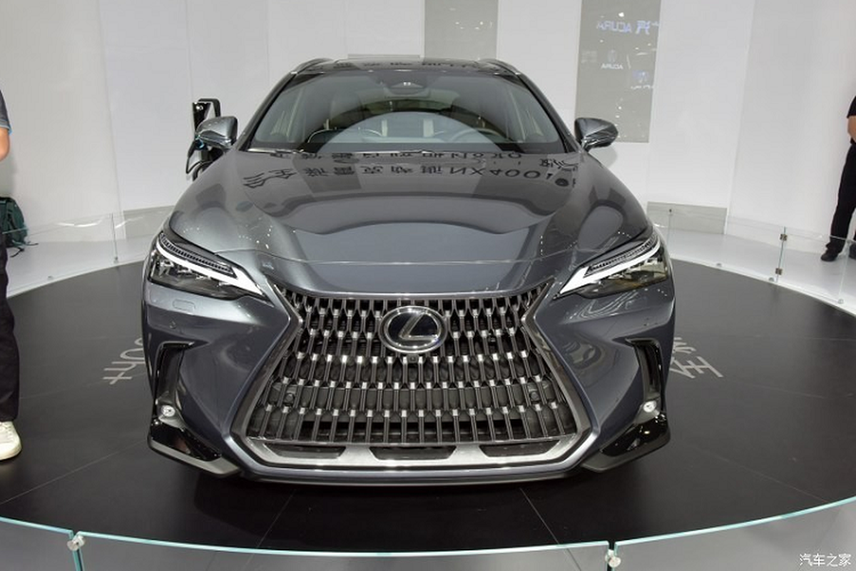 Can canh Lexus NX 400h+ 2022 