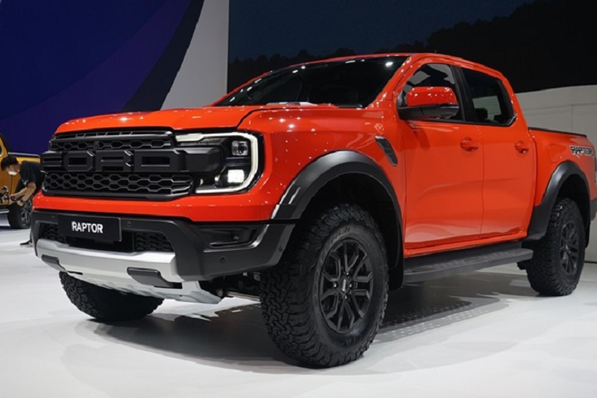 Tan replaces the Ford Ranger Raptor 2022 with 1.27 years old in Thailand-Hinh-3