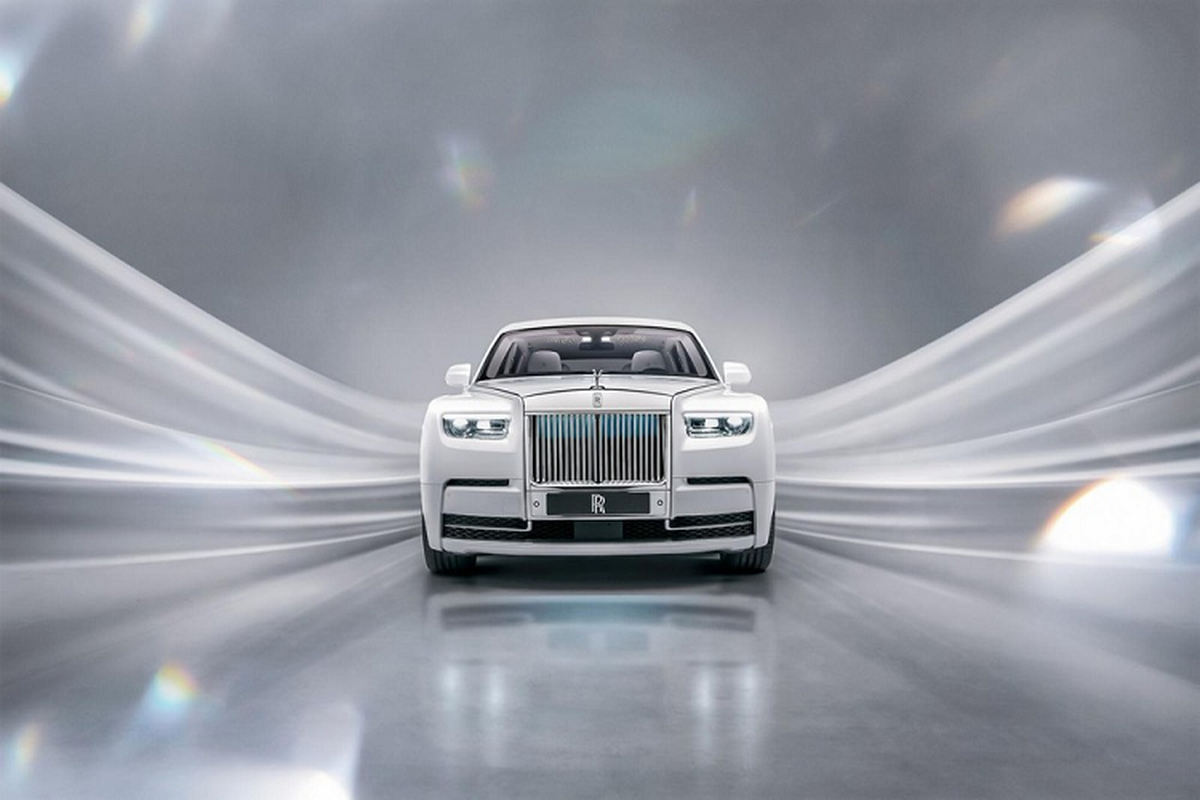 Rolls-Royce Phantom 2023 co luoi tan nhiet phat sang va phu kien xa xi