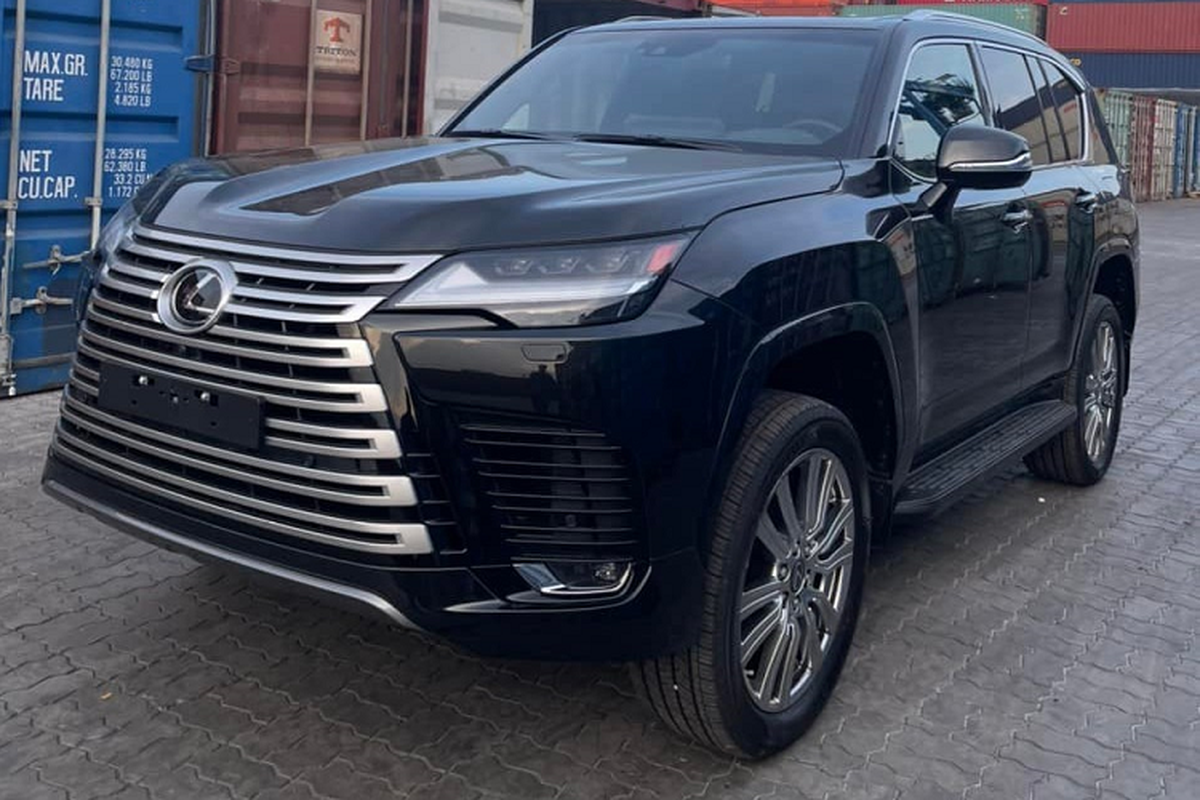 Tan changed the SUV to the Lexus LX600 2022 for more than 13 years in Vietnam-Hinh-3