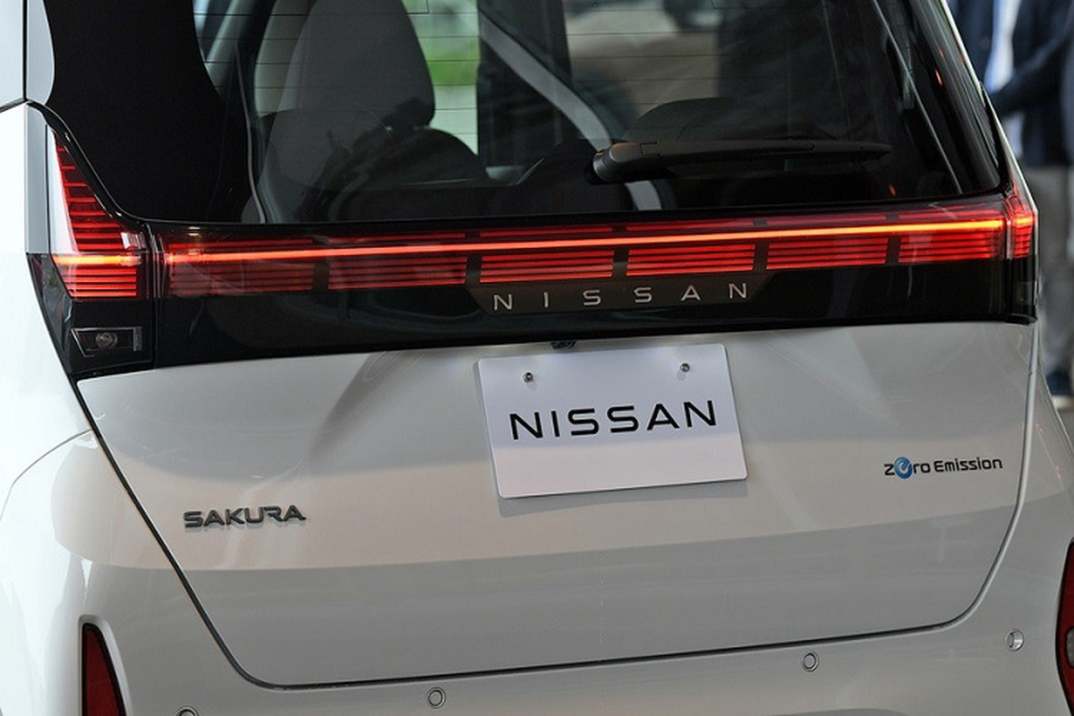 Nissan Sakura 2022 - “xe hop diem” ca tinh, re nhu Hyundai Grand i10-Hinh-8
