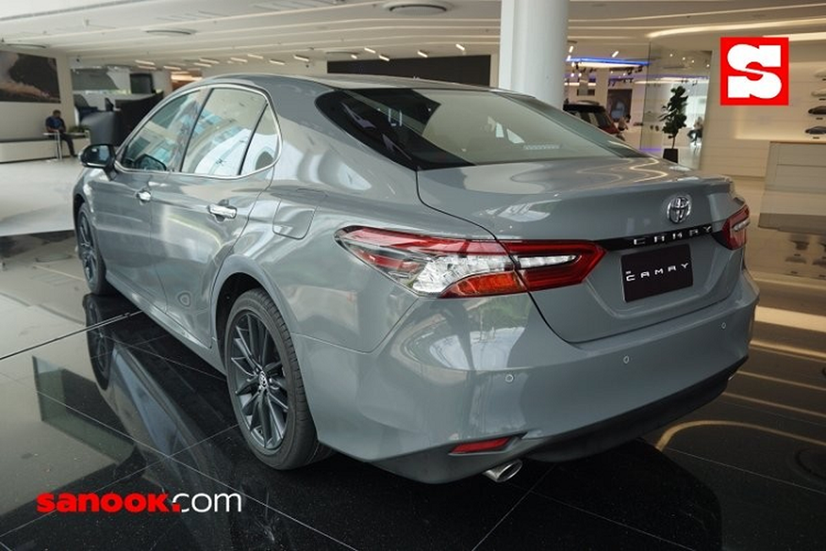 Can canh Toyota Camry 60th Anniversary hybrid 2022 hon 1,2 ty dong-Hinh-3