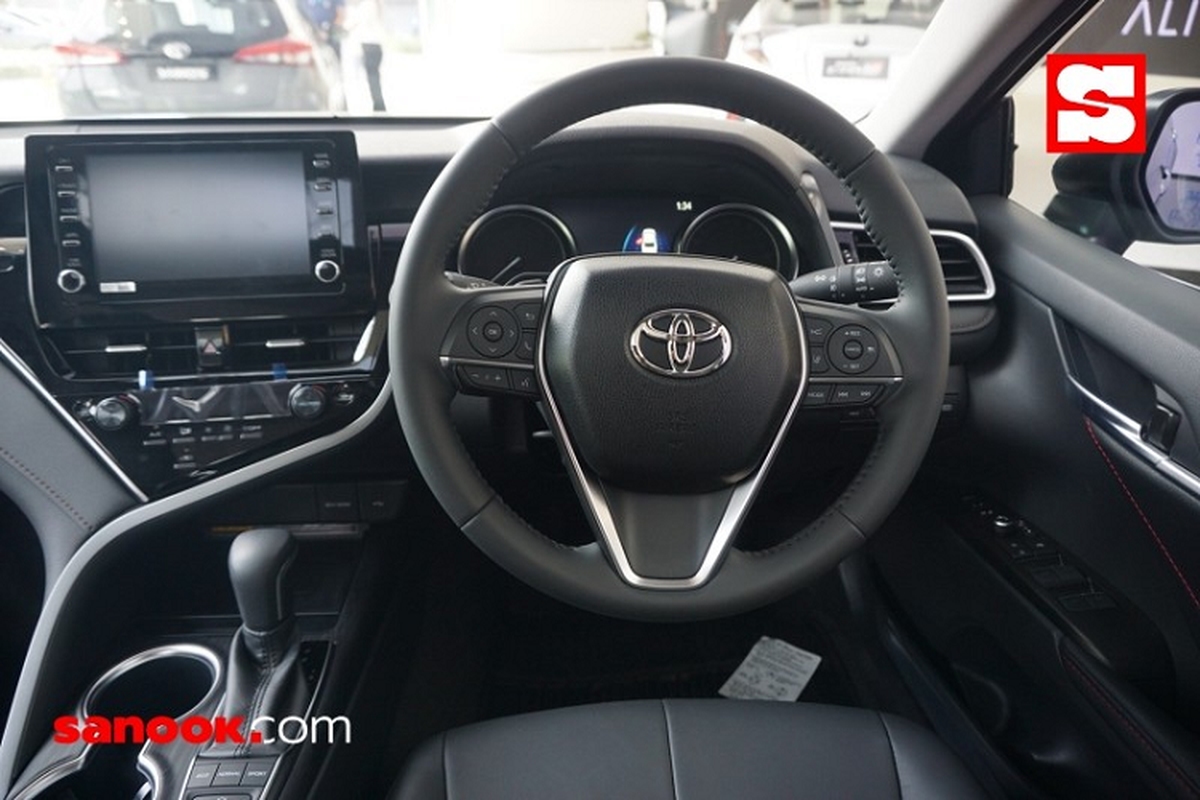 Can canh Toyota Camry 60th Anniversary hybrid 2022 hon 1,2 ty dong-Hinh-9