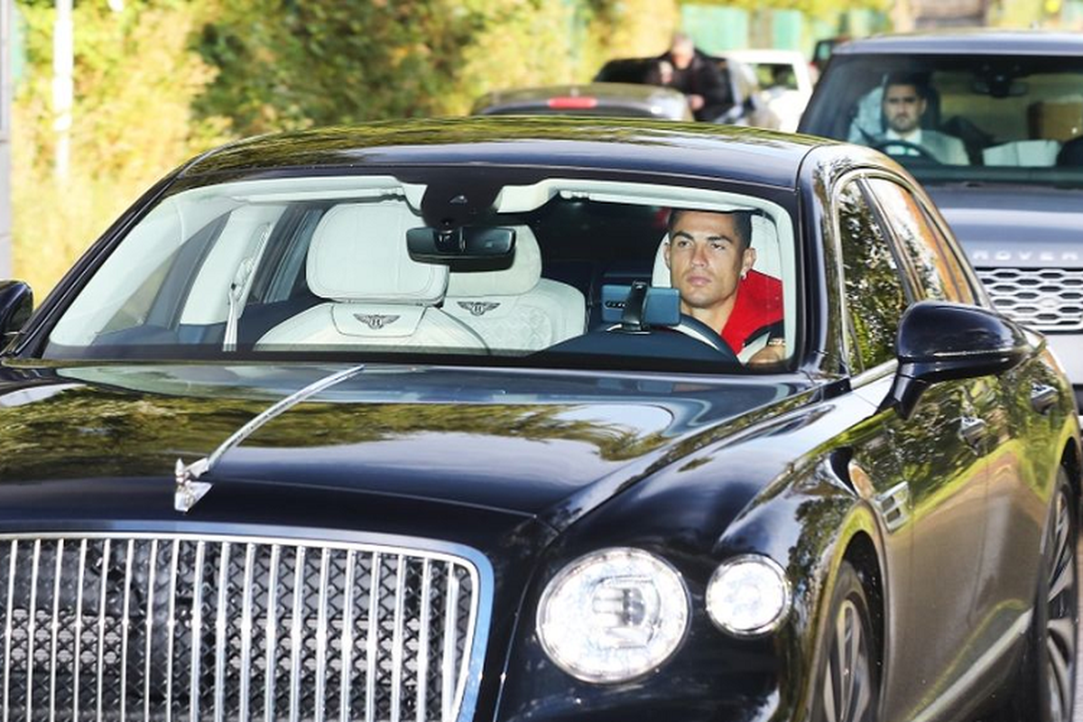 Nếu rời MU, Cristiano Ronaldo sẽ lại phải chuyển cả dàn siêu xe khủng - Hình 4 Neu roi MU, Cristiano Ronaldo se lai phai chuyen ca dan sieu xe khung-Hinh-4