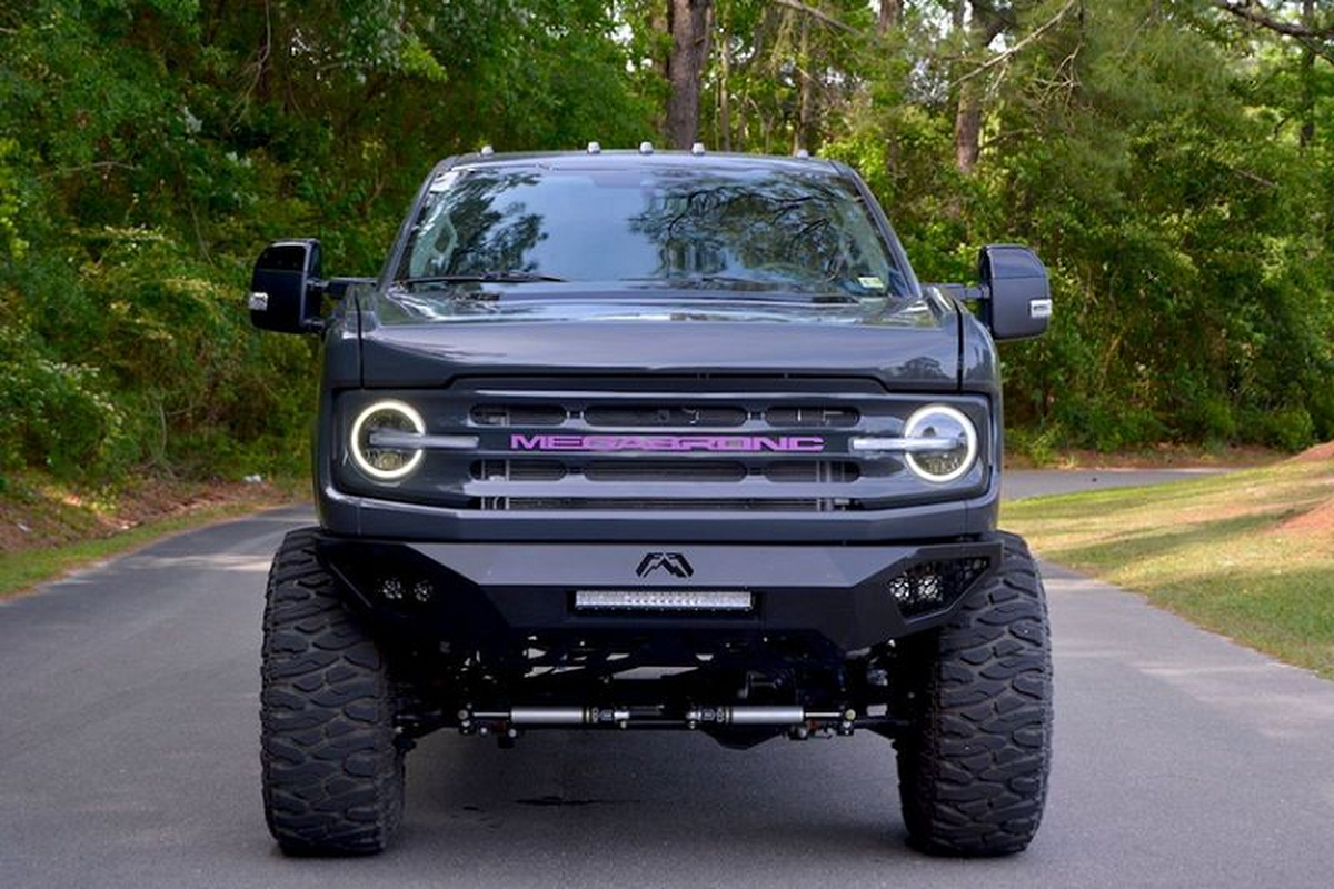 Ford F-250 MegaBronc - siêu bán tải hơn 5 tỷ đồng của MegaRexx - Hình 2 Ford F-250 MegaBronc - sieu ban tai hon 5 ty dong cua MegaRexx-Hinh-2