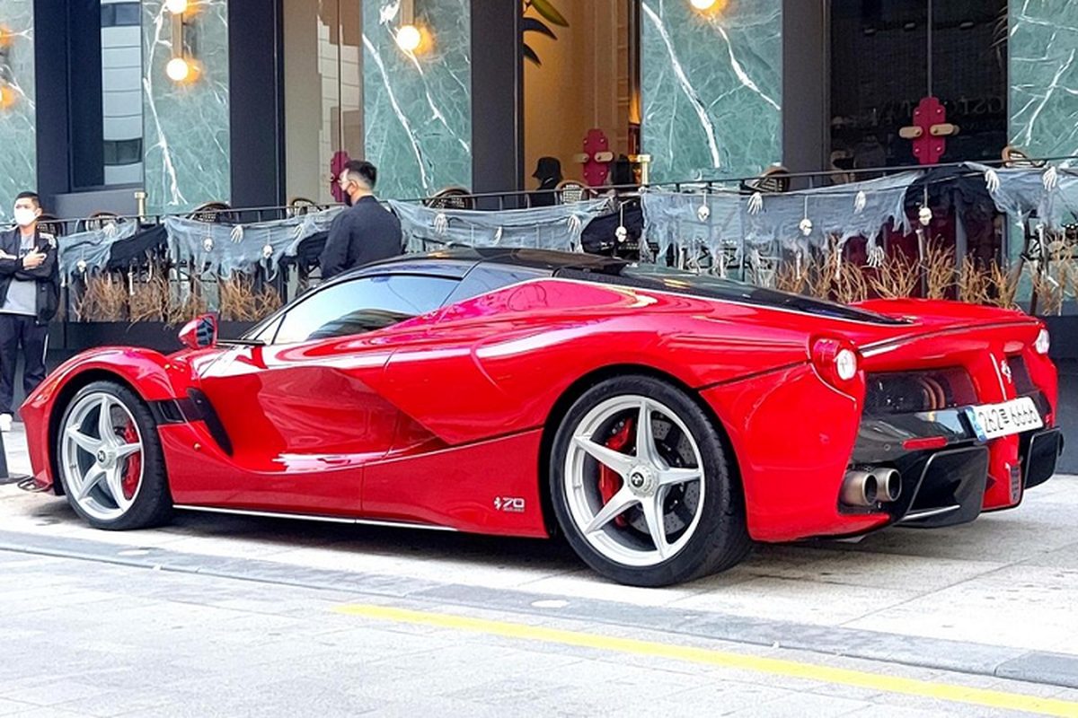 Cặp đôi Ferrari LaFerrari Aperta siêu hiếm của đại gia Hàn Quốc - Hình 7 Cap doi Ferrari LaFerrari Aperta sieu hiem cua dai gia Han Quoc-Hinh-7