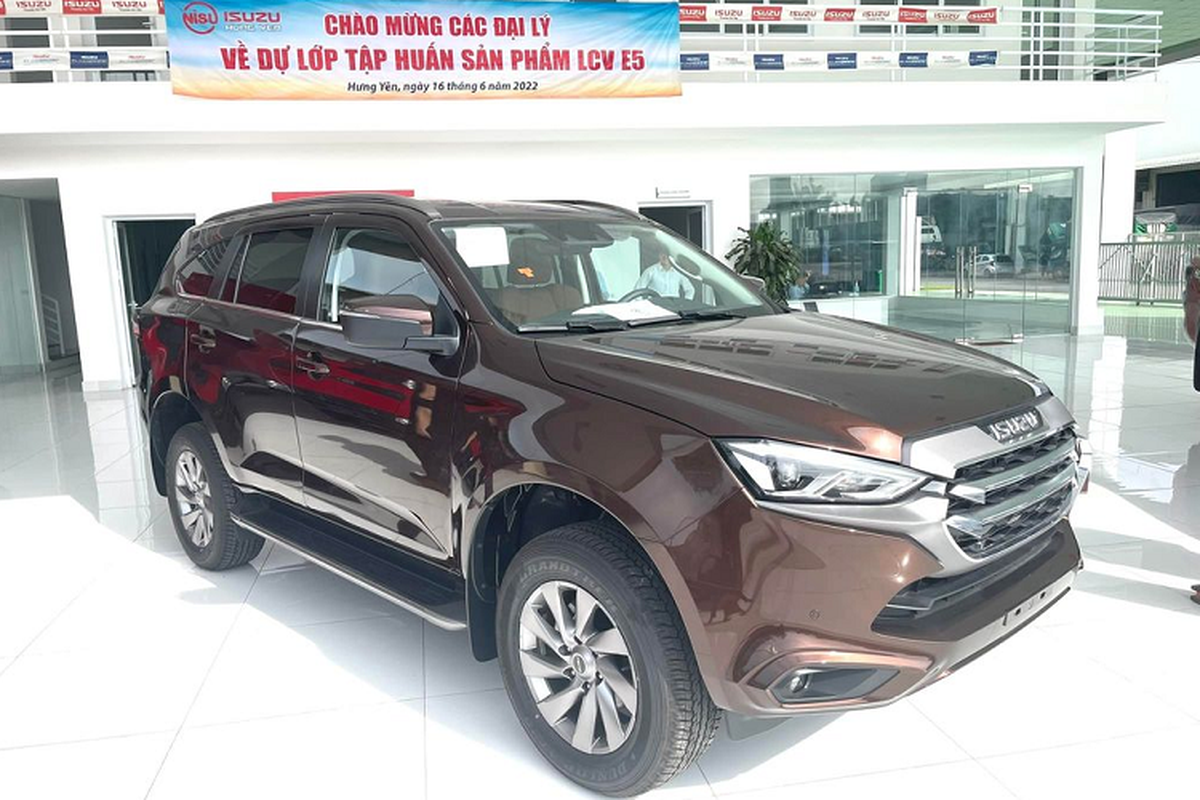 Isuzu mu-X 2022 từ 870 triệu tại Việt Nam có thoát kiếp... "ế chổng vó" - Hình 4 Isuzu mu-X 2022 tu 870 trieu tai Viet Nam co thoat kiep...