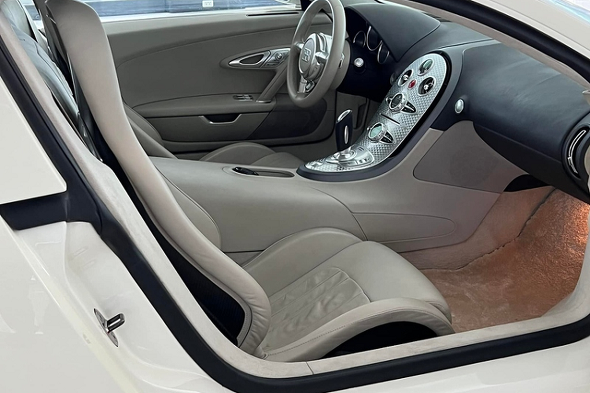 Bugatti Veyron gần 50 tỷ, “độc nhất Việt Nam” thay áo mới - Hình 6 Bugatti Veyron gan 50 ty, “doc nhat Viet Nam” thay ao moi-Hinh-6