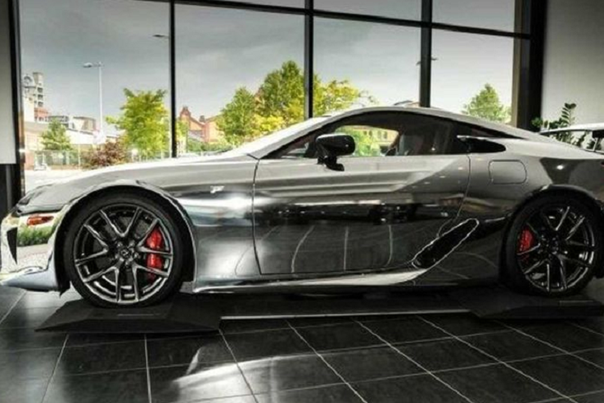Lexus LFA phủ crôm độc nhất thế giới "thét giá" 24 tỷ đồng... ế - Hình 3 Lexus LFA phu crom doc nhat the gioi