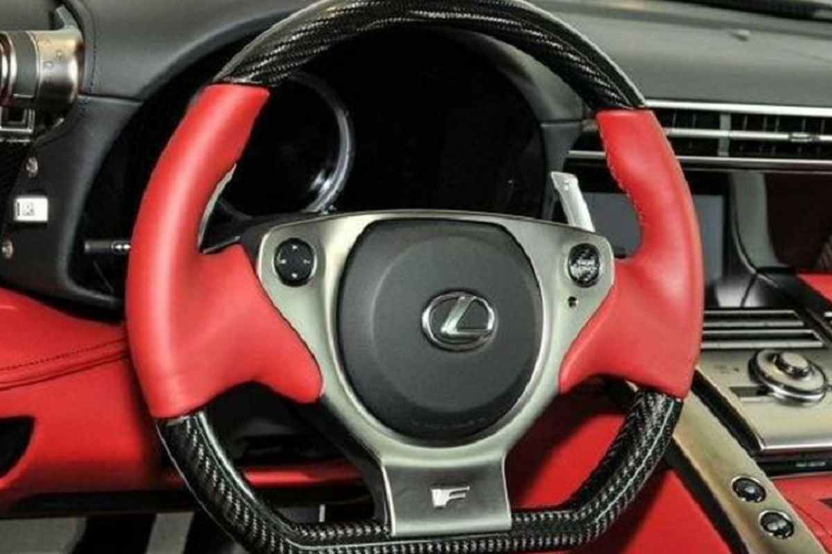 Lexus LFA phủ crôm độc nhất thế giới "thét giá" 24 tỷ đồng... ế - Hình 5 Lexus LFA phu crom doc nhat the gioi