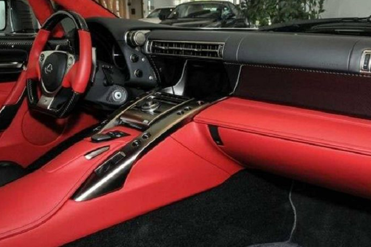 Lexus LFA phủ crôm độc nhất thế giới "thét giá" 24 tỷ đồng... ế - Hình 6 Lexus LFA phu crom doc nhat the gioi