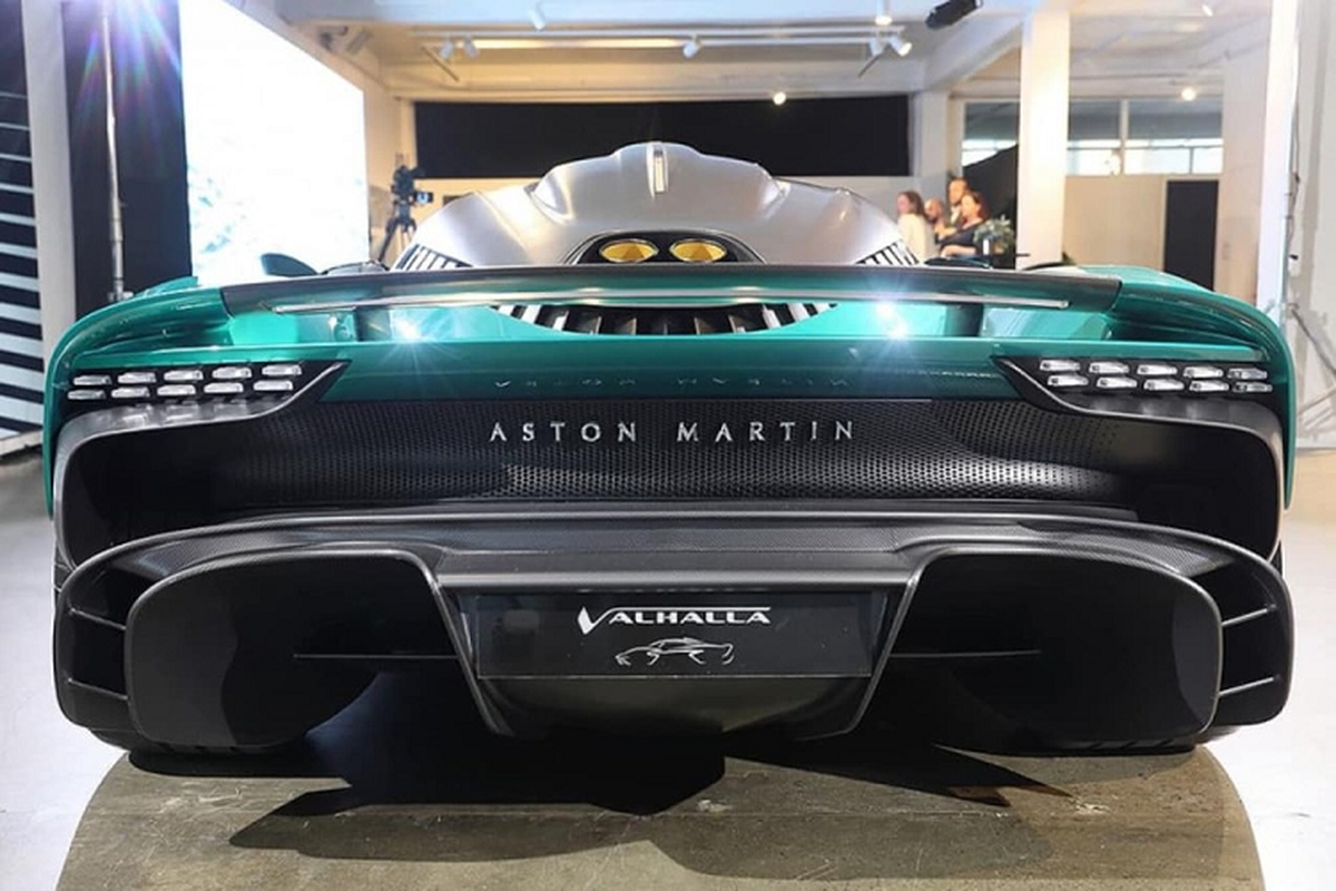 Ông Đặng Lê Nguyên Vũ "đặt gạch" xe Aston Martin Valhalla đắt nhất - Hình 5 Ong Dang Le Nguyen Vu