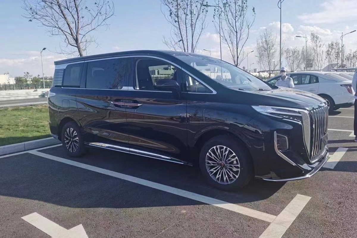 Lộ diện thiết kế Hồng Kỳ HQ9 - Mẫu MPV hạng sang "nhái" Lexus LM? - Hình 3 Lo dien thiet ke Hong Ky HQ9 - Mau MPV hang sang