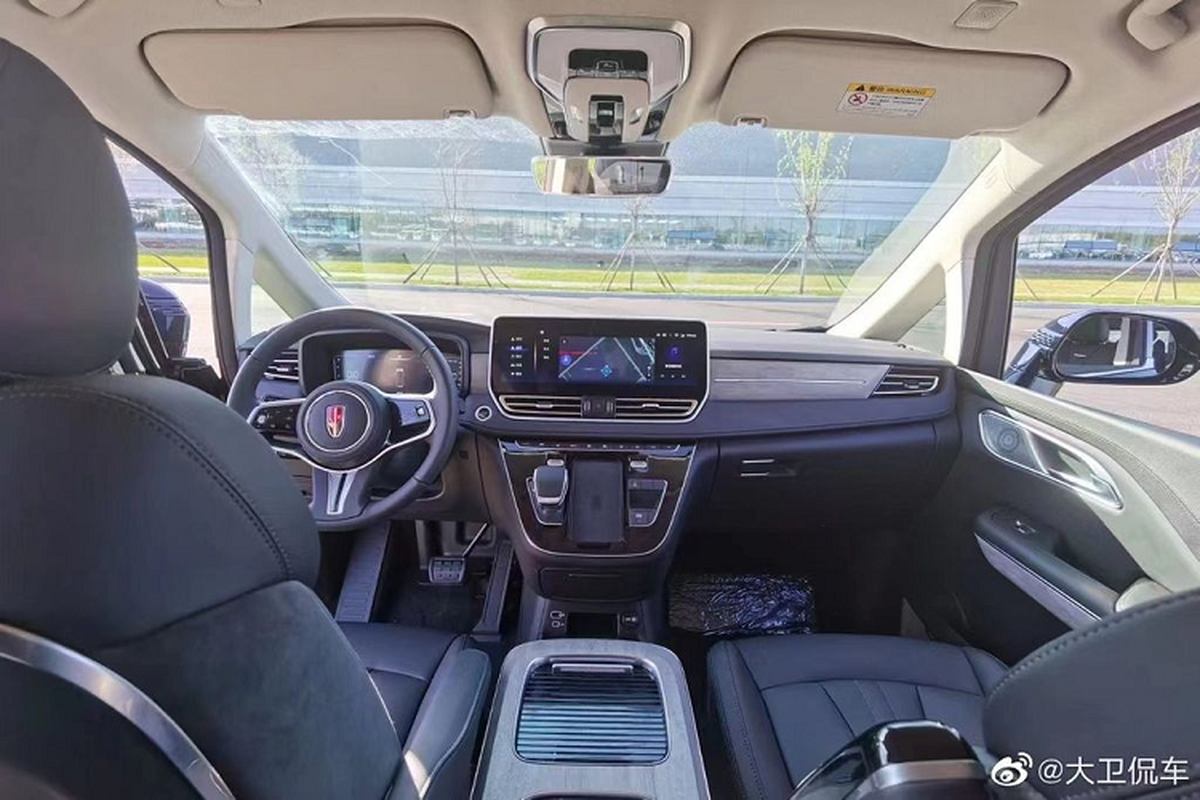 Lộ diện thiết kế Hồng Kỳ HQ9 - Mẫu MPV hạng sang "nhái" Lexus LM? - Hình 7 Lo dien thiet ke Hong Ky HQ9 - Mau MPV hang sang