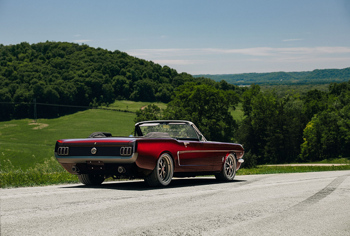 "Ông cụ" Ford Mustang 1964 hoàn mỹ sau 4,200 giờ trùng tu nhan sắc - Hình 3