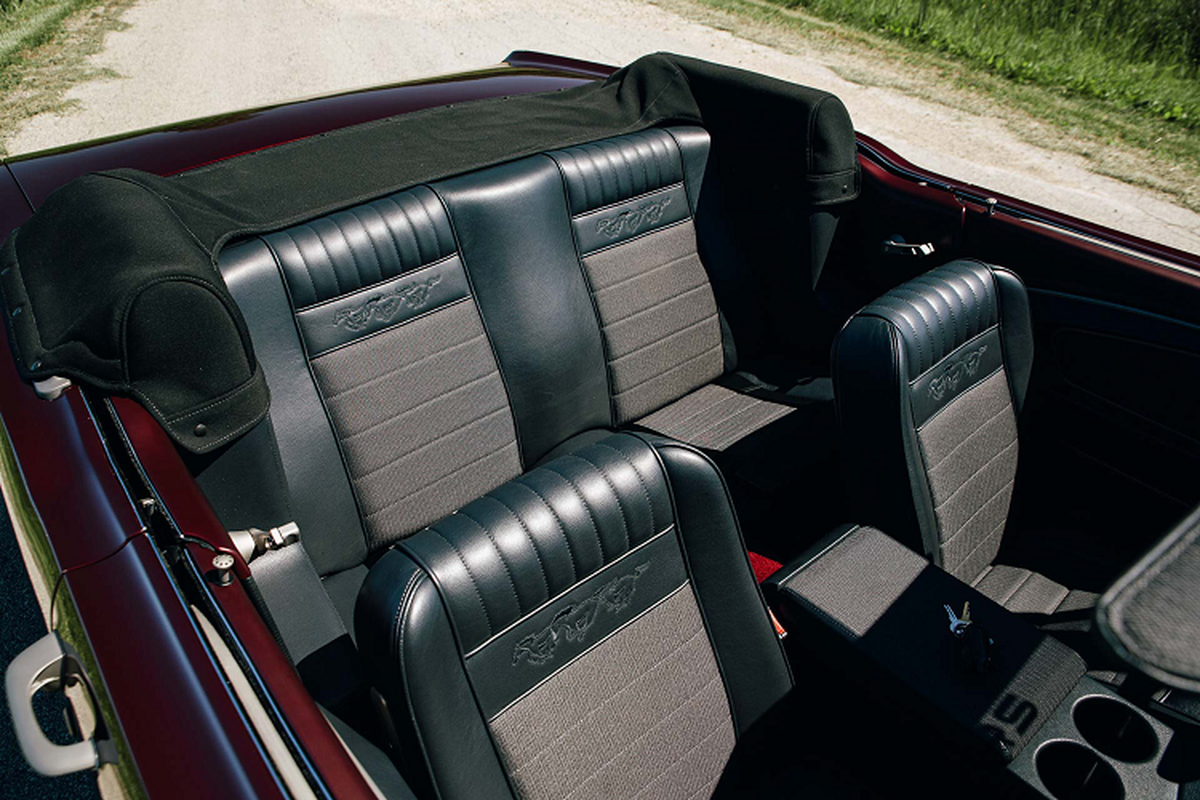 "Ông cụ" Ford Mustang 1964 hoàn mỹ sau 4,200 giờ trùng tu nhan sắc - Hình 7
