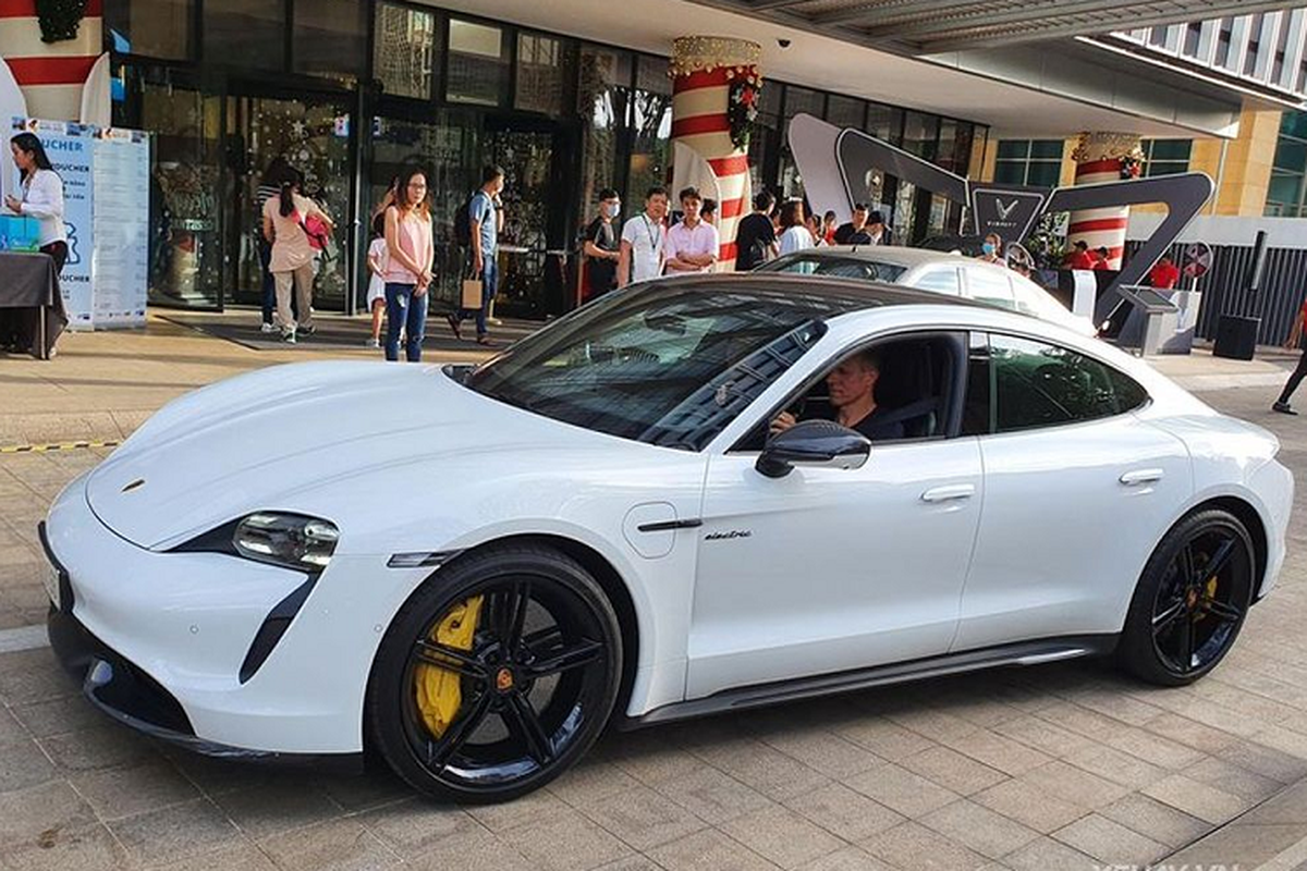 Lý do Porsche Taycan tại Việt Nam có thể giảm tới 700 triệu đồng? - Hình 8 Ly do Porsche Taycan tai Viet Nam co the giam toi 700 trieu dong?-Hinh-8