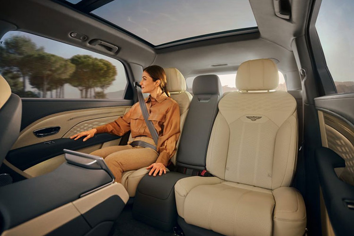 Bentley Bentayga EWB trục cơ sở dài có 24 tỷ tùy chọn nội thất - Hình 3 Bentley Bentayga EWB truc co so dai co 24 ty tuy chon noi that-Hinh-3