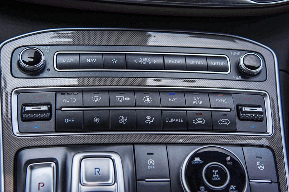 Hyundai SantaFe 2023 ra mắt, thêm phiên bản 6 chỗ "sang chảnh" - Hình 9 Hyundai SantaFe 2023 ra mat, them phien ban 6 cho
