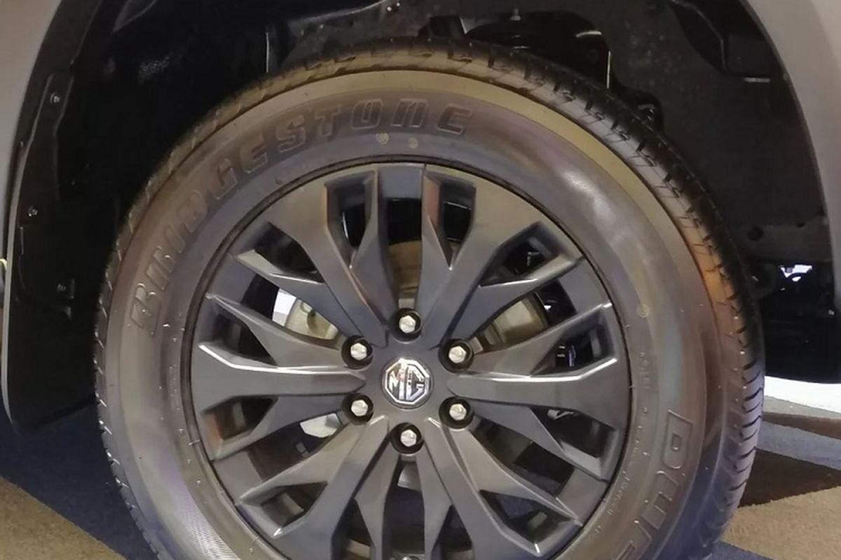 "Soi" MG Extender 2022 giá rẻ, đối thủ Mitsubishi Triton và Toyota Hilux - Hình 4