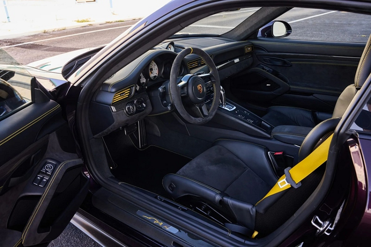 Chiếc Porsche 911 GT2 RS "tím mộng mơ” được trả hơn 8 tỷ đồng - Hình 6 Chiec Porsche 911 GT2 RS