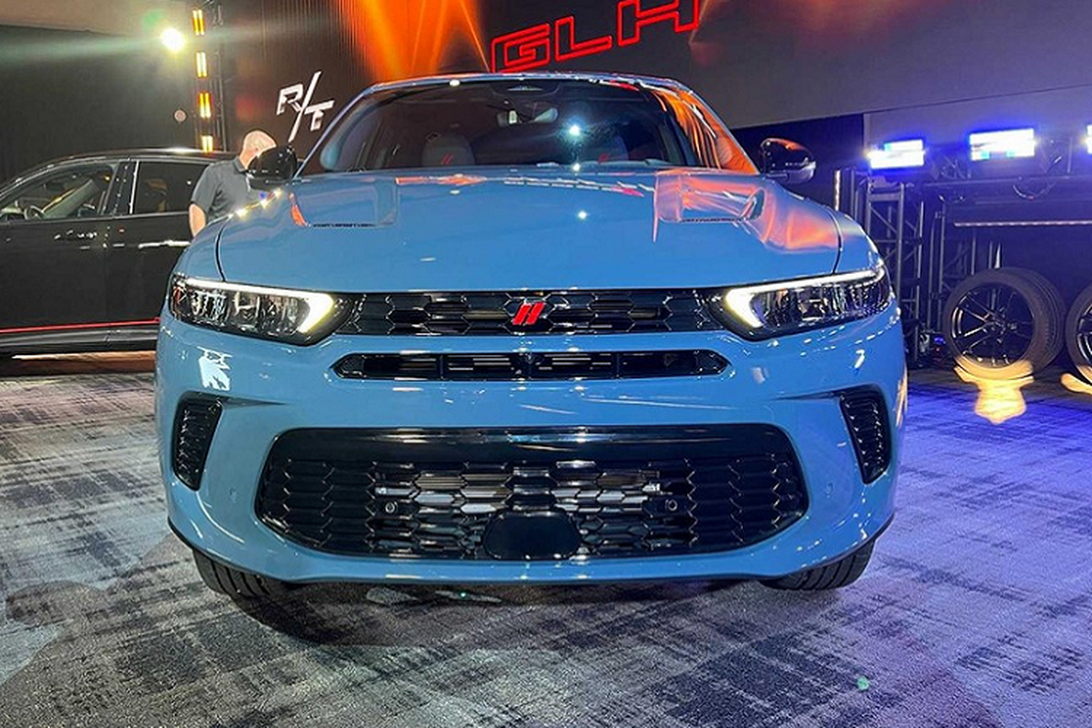 Dodge Hornet 2023 vừa ra mắt đã "cháy hàng" với 14.000 đơn Dodge Hornet 2023 vua ra mat da