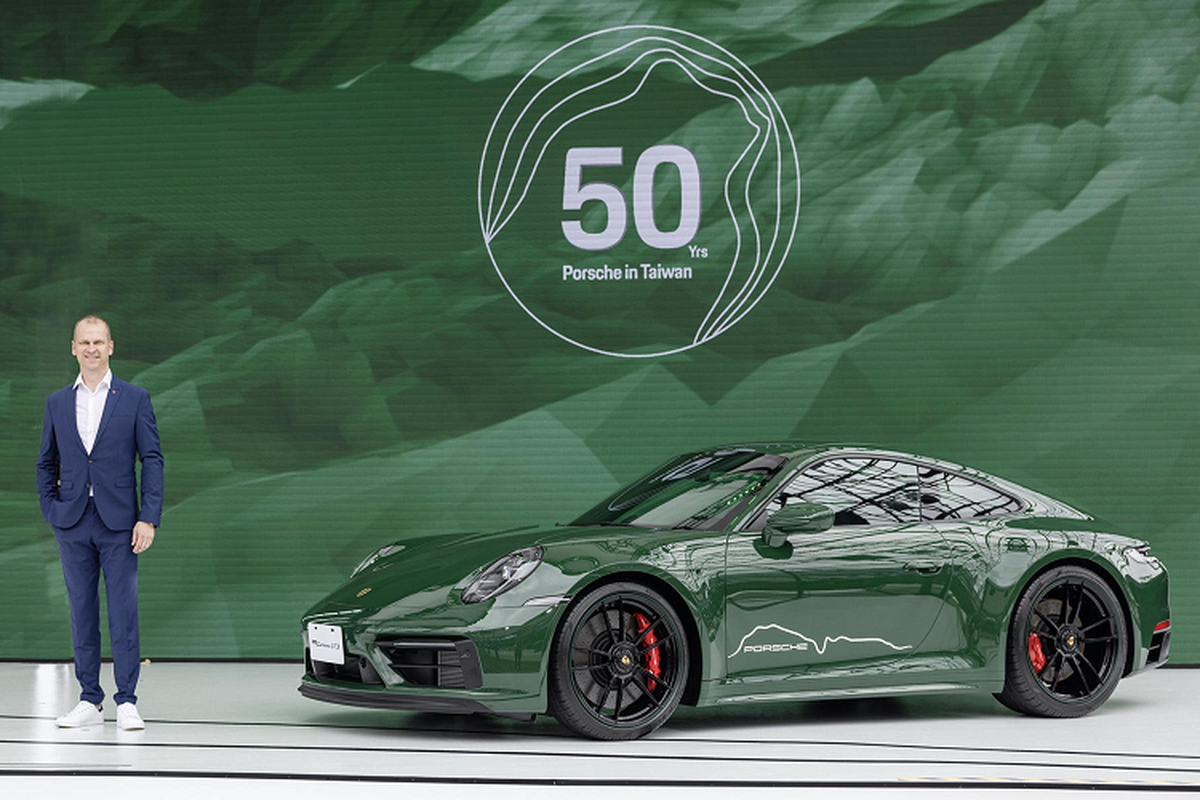 Porsche 911 Carrera GTS bản đặc biệt kỷ niệm 50 năm tại Đài Loan - Hình 2 Porsche 911 Carrera GTS ban dac biet ky niem 50 nam tai Dai Loan-Hinh-2