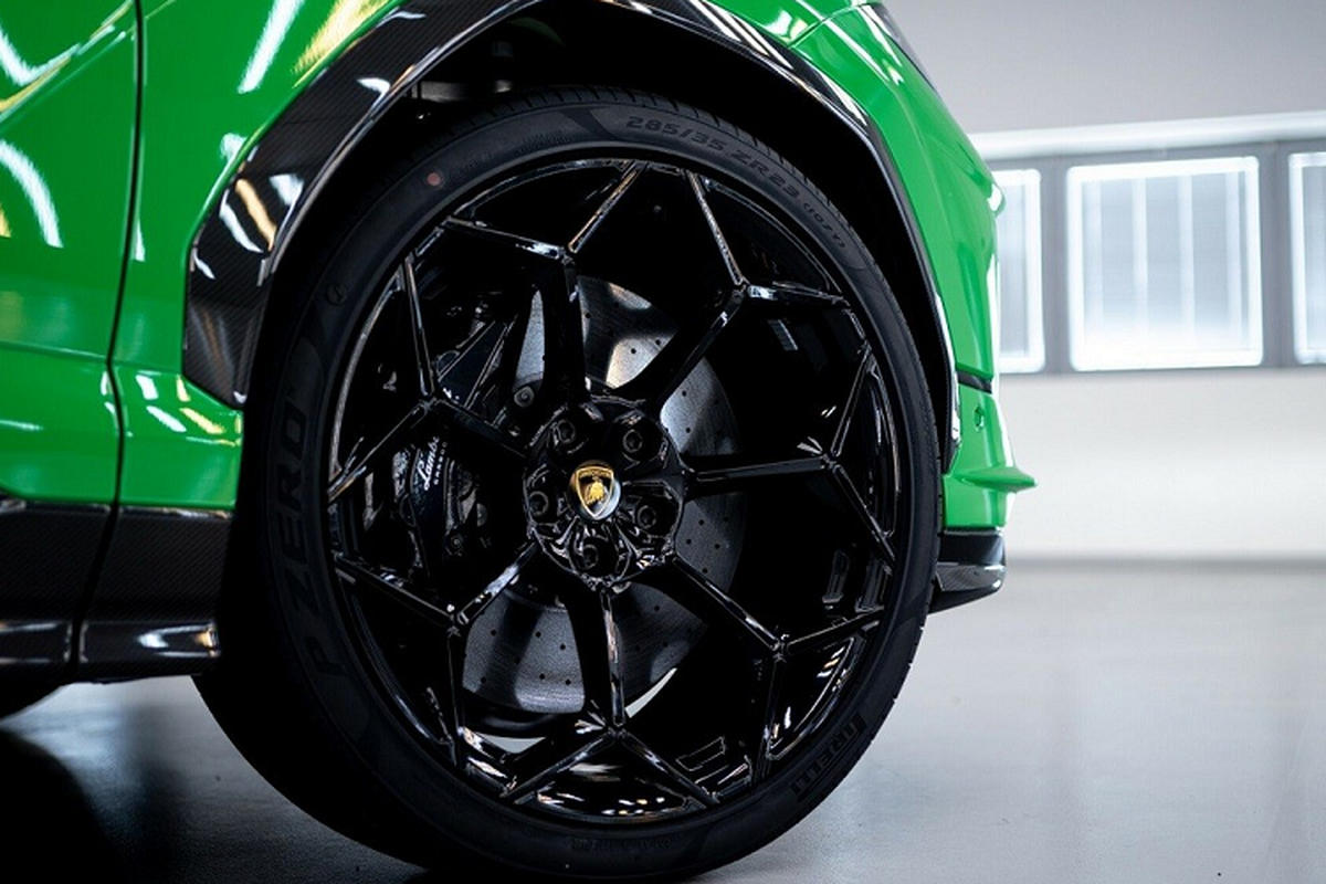 Chi tiết siêu SUV Lamborghini Urus Performante từ 260.676 USD - Hình 3 Chi tiet sieu SUV Lamborghini Urus Performante tu 260.676 USD-Hinh-3