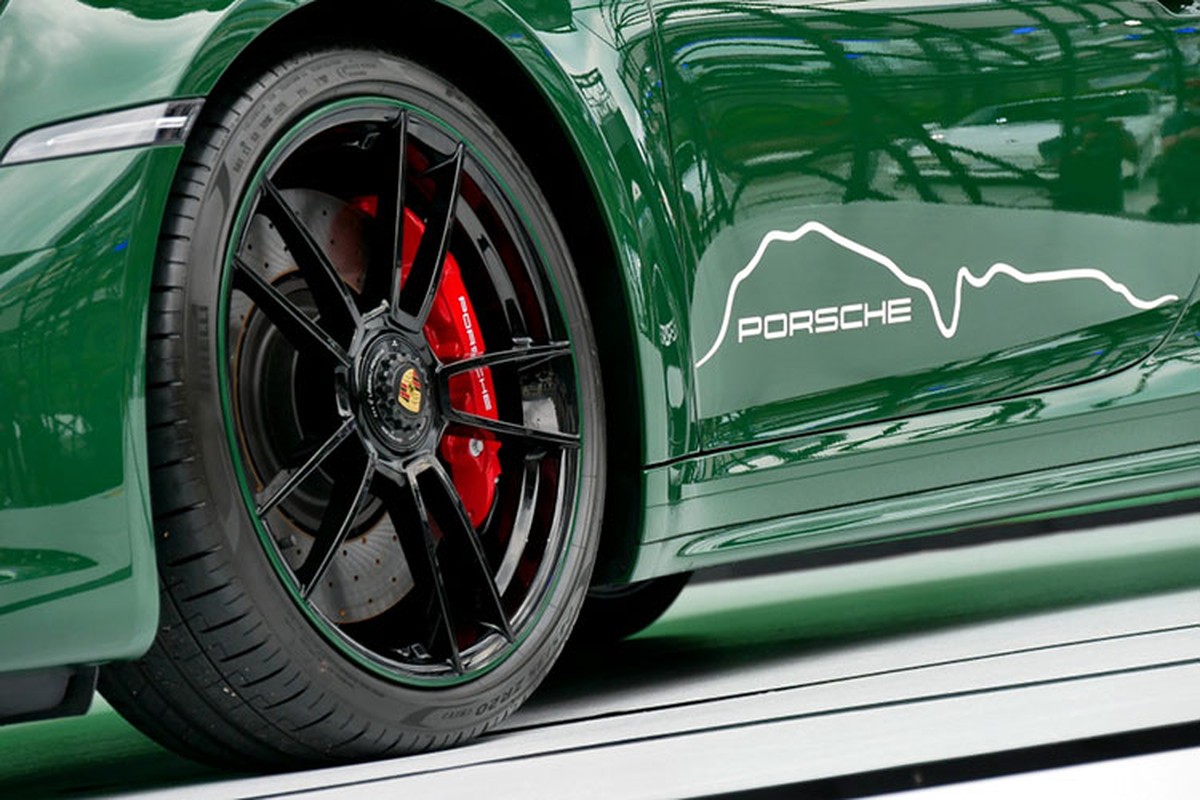 Porsche 911 Carrera GTS bản đặc biệt kỷ niệm 50 năm tại Đài Loan - Hình 5 Porsche 911 Carrera GTS ban dac biet ky niem 50 nam tai Dai Loan-Hinh-5